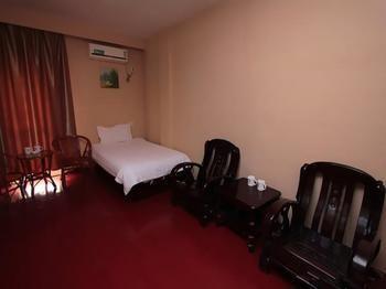 Jinzuan 100 Holiday Hotel Qufu Екстериор снимка