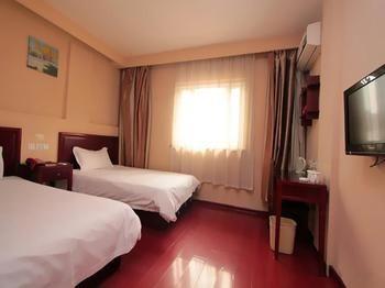 Jinzuan 100 Holiday Hotel Qufu Екстериор снимка